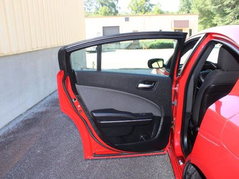 Used 2018 Dodge Charger SXT image 20