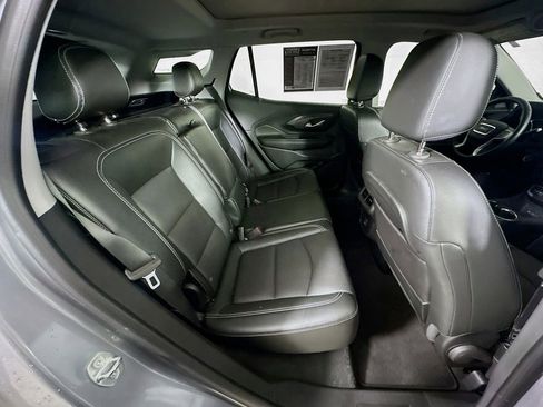 Used 2023 GMC Terrain SLT w/ Tech Package FWD image 11