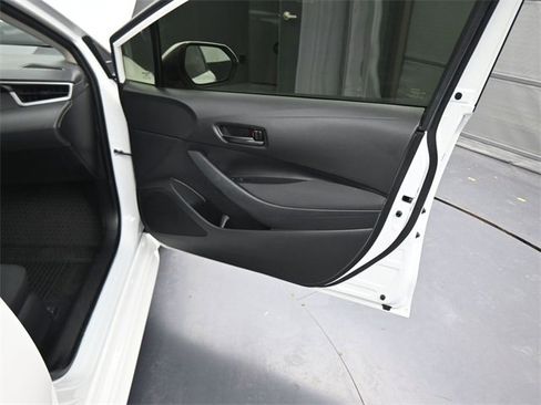 Used 2023 Toyota Corolla LE image 11