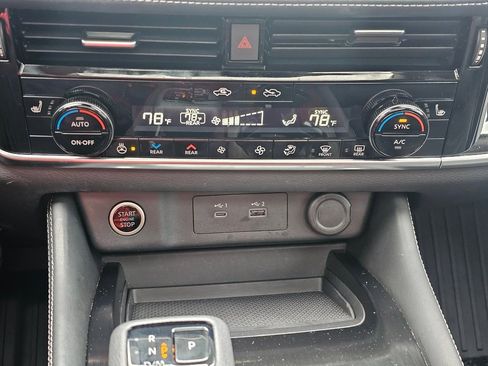 Used 2022 Nissan Rogue SL w/ SL Premium Package image 16