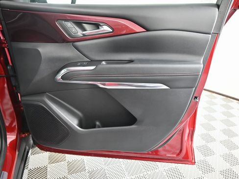 Used 2024 Chevrolet Traverse Z71 image 12