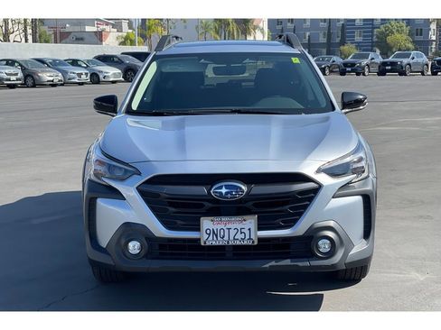 Used 2025 Subaru Outback Premium image 9