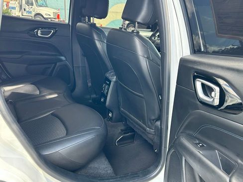 Certified 2025 Jeep Compass Latitude w/ Altitude Special Edition image 33