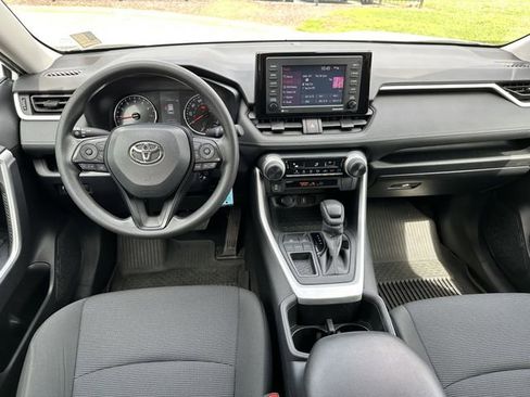 Used 2022 Toyota RAV4 LE FWD image 24