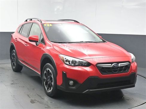 Used 2021 Subaru Crosstrek 2.0i Premium w/ Moonroof Package image 2
