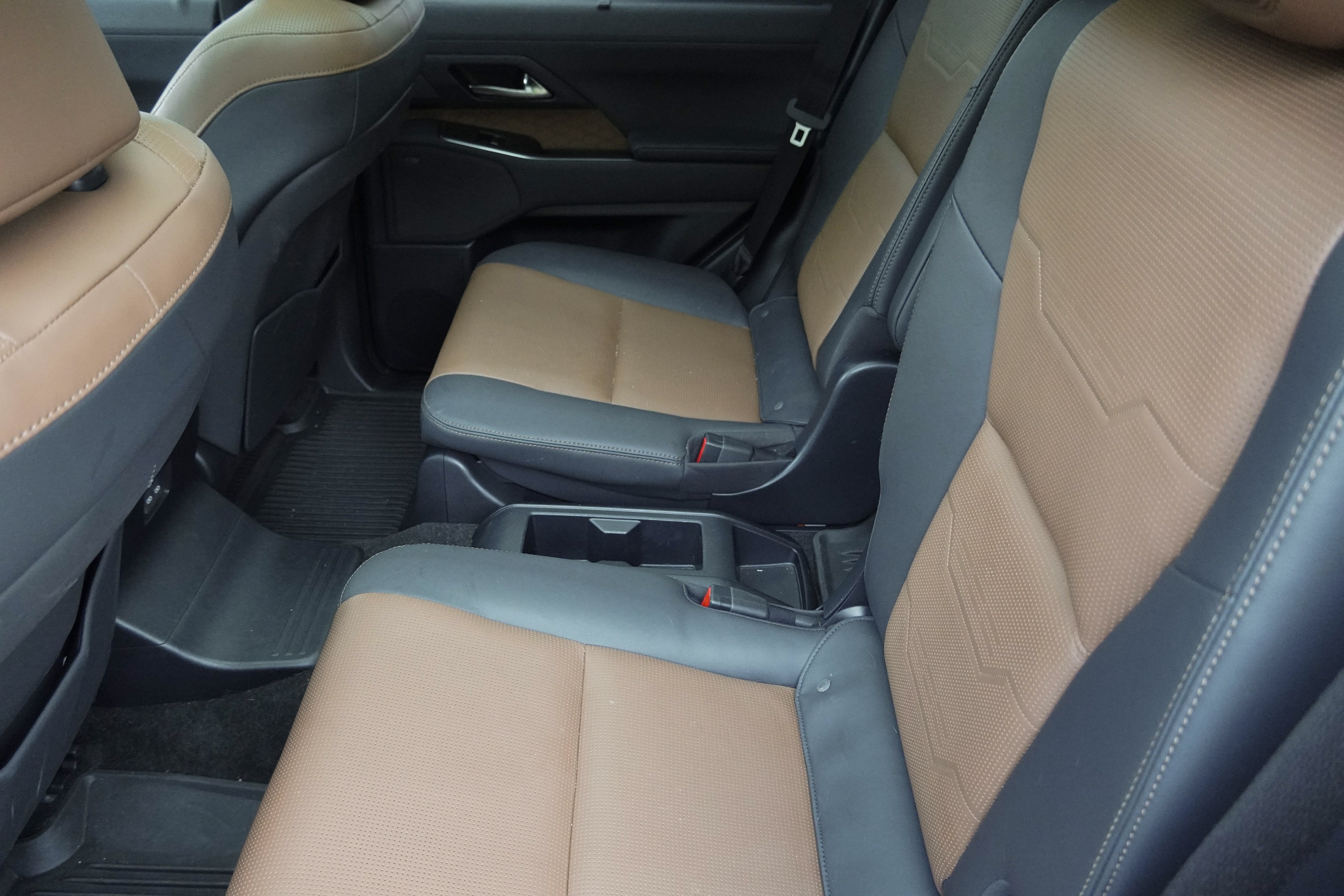 Used 2024 Lexus GX 550 w/ Accessory Package (Z1) AWD/4WD image 42