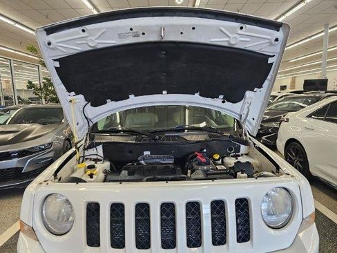 Used 2014 Jeep Patriot Limited w/ Sun/Sound Group AWD/4WD image 37