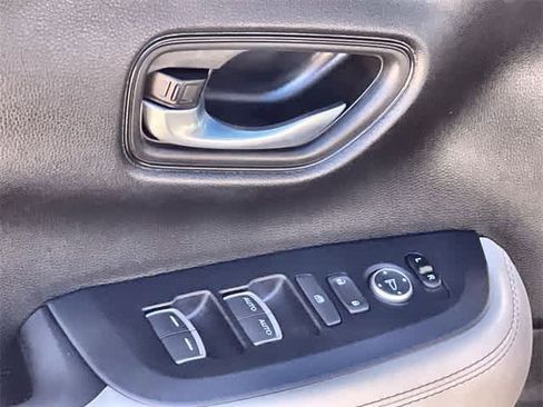 Certified 2025 Honda HR-V EX-L image 30