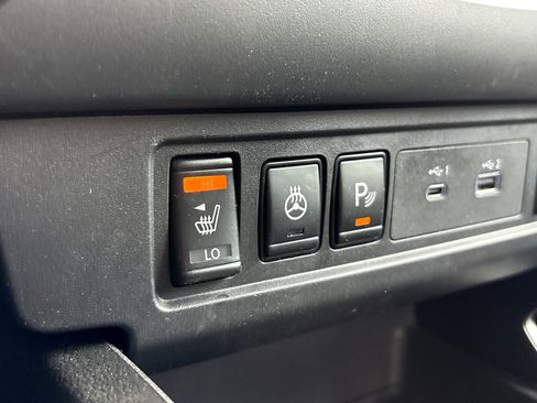 Used 2025 Nissan Frontier SV w/ SV Convenience Package RWD image 7