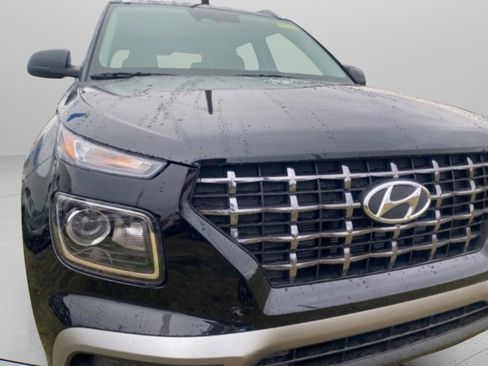 New 2026 Hyundai Venue SEL image 2