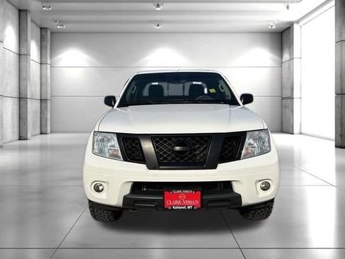 Used 2017 Nissan Frontier SV w/ SV Value Truck Package AWD/4WD image 3