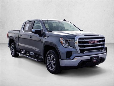 Used 2020 GMC Sierra 1500 SLE w/ SLE Value Package image 3