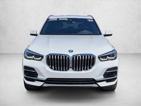 Used 2022 BMW X5 xDrive40i w/ Premium Package AWD/4WD image 2