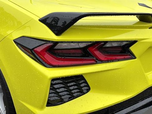 Used 2023 Chevrolet Corvette Stingray Premium Conv w/ Z51 Performance Package image 32