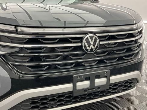 Used 2025 Volkswagen Atlas Peak Edition SE image 29