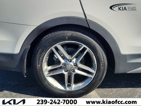 Used 2018 Hyundai Santa Fe Limited FWD image 9