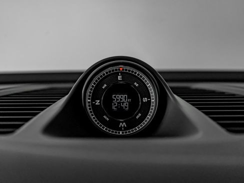 Certified 2024 Porsche Macan 4 Electric image 18