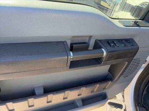 Used 2016 Ford F250 XL w/ Power Equipment Group AWD/4WD image 17