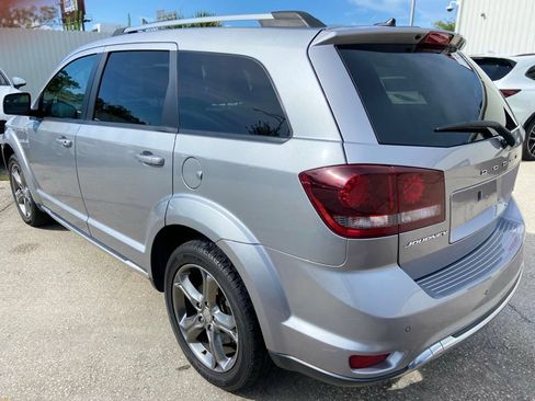 Used 2017 Dodge Journey Crossroad FWD image 2