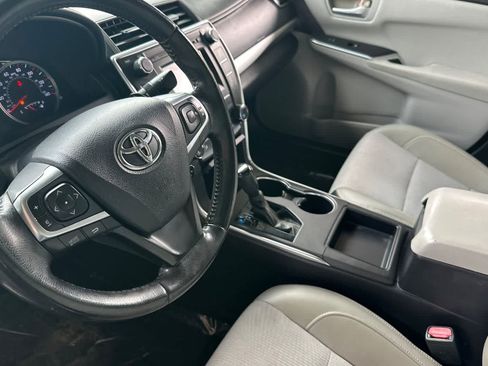 Used 2016 Toyota Camry SE FWD image 12
