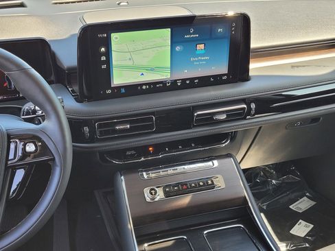 New 2026 Lincoln Aviator Reserve image 9