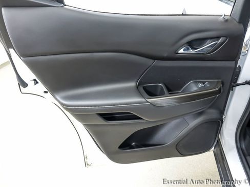 Used 2023 GMC Acadia SLT FWD image 19