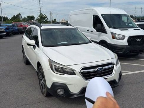 Used 2018 Subaru Outback 2.5i Limited AWD/4WD image 1