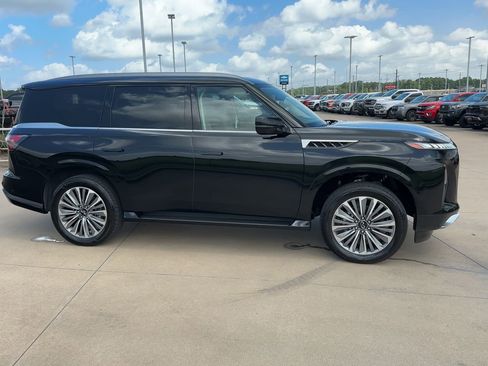 Used 2025 INFINITI QX80 Sensory image 9