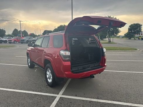 Used 2021 Toyota 4Runner SR5 Premium w/ Moonroof Package image 11