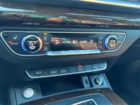 Used 2019 Audi Q5 2.0T Premium Plus w/ Premium Plus Package image 27