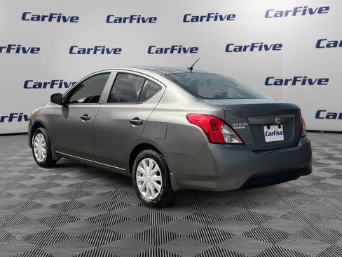 Used 2017 Nissan Versa S FWD image 3