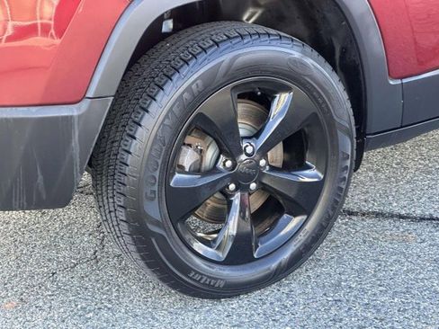 Used 2020 Jeep Cherokee Latitude Plus image 8