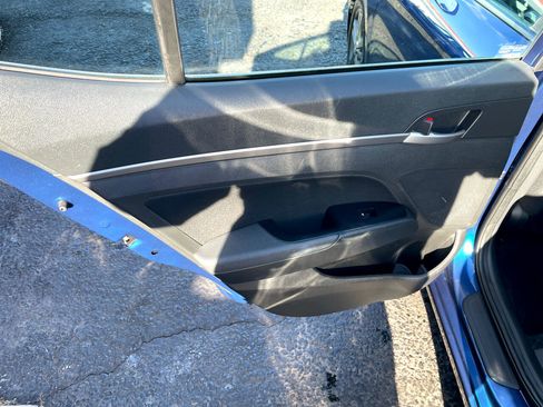 Used 2017 Hyundai Elantra Value Edition w/ Cargo Package image 29