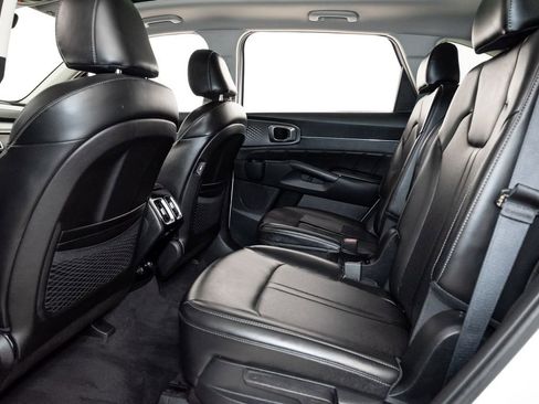 Certified 2023 Kia Sorento SX FWD image 27