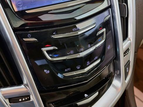 Used 2014 Cadillac SRX Luxury w/ Driver Awareness Package AWD/4WD image 16