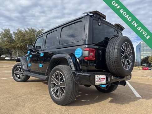 Used 2022 Jeep Wrangler Sahara image 6