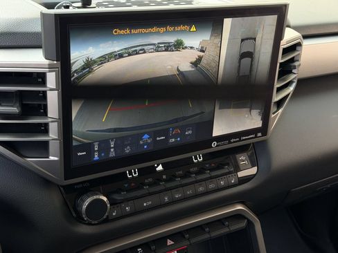 Used 2024 Toyota Tundra Limited AWD/4WD image 19