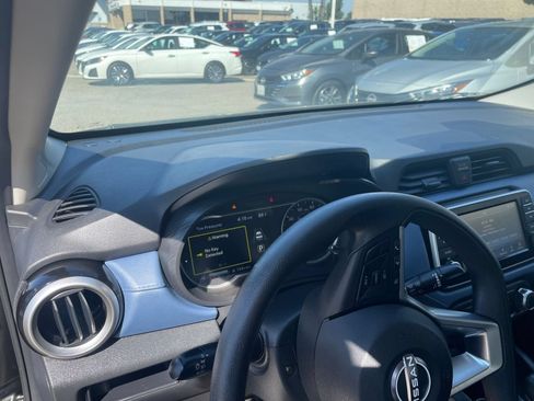 Used 2025 Nissan Versa SV FWD image 32