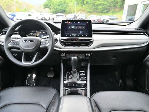 Used 2024 Jeep Compass Limited AWD/4WD image 12