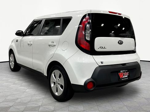Used 2016 Kia Soul FWD image 4