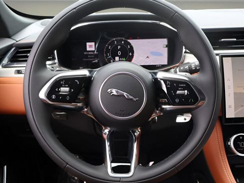 New 2026 Jaguar F-PACE R-Dynamic S image 19