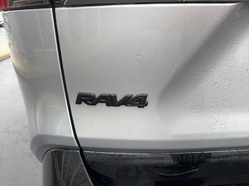 Used 2022 Toyota RAV4 XSE w/ XSE Grade Weather Package AWD/4WD image 10