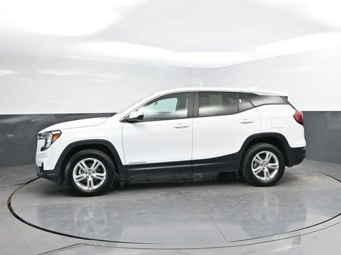 Used 2024 GMC Terrain SLE AWD/4WD image 4