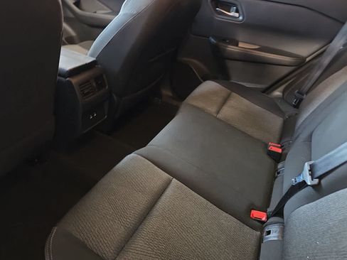 Used 2025 Nissan Rogue SV FWD image 5