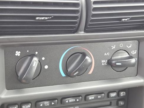 Used 2003 Ford Mustang Convertible RWD image 24