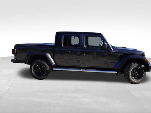 Used 2022 Jeep Gladiator Sport AWD/4WD image 2