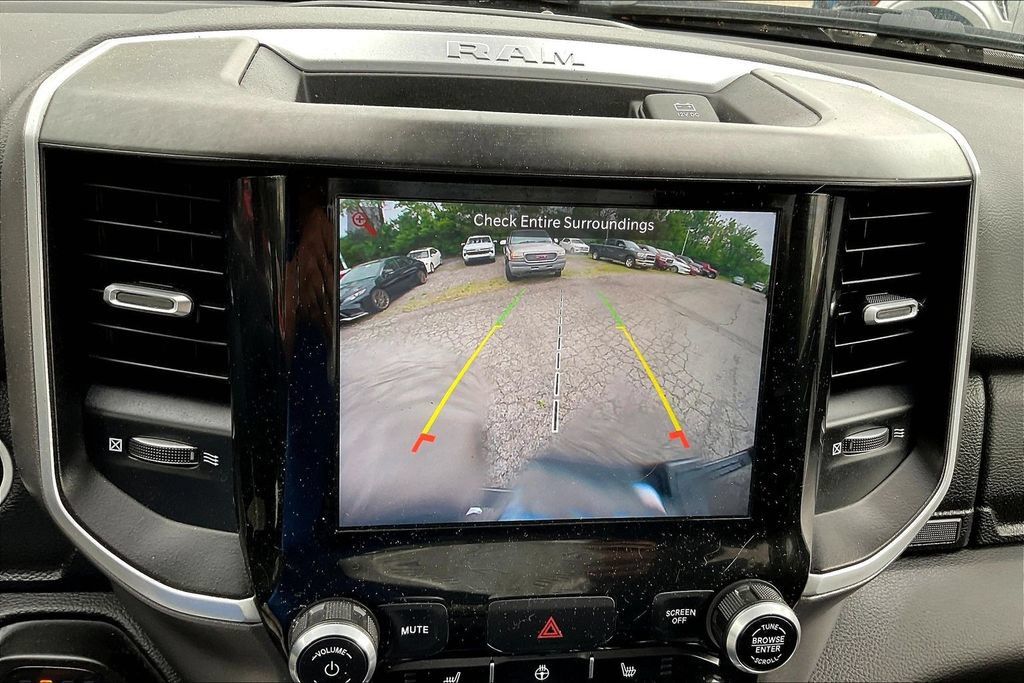 Used 2022 RAM 1500 Big Horn AWD/4WD image 14