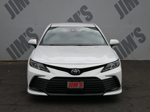 Used 2024 Toyota Camry LE w/ Convenience Package FWD image 2