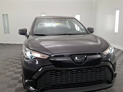 Used 2025 Toyota Corolla Cross AWD Hybrid image 7