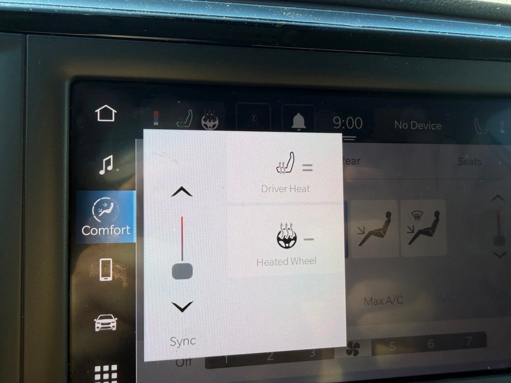 Used 2024 Chrysler Voyager LX FWD image 3